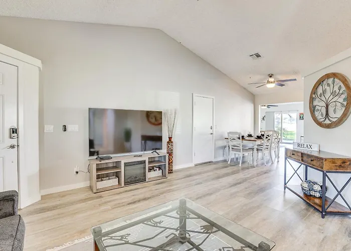 Near Spring Training! Gem W/ Pool & Hot Tub * Peoria