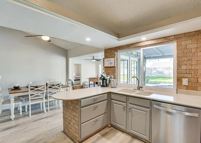Near Spring Training! Gem W/ Pool & Hot Tub Ferienhaus Peoria