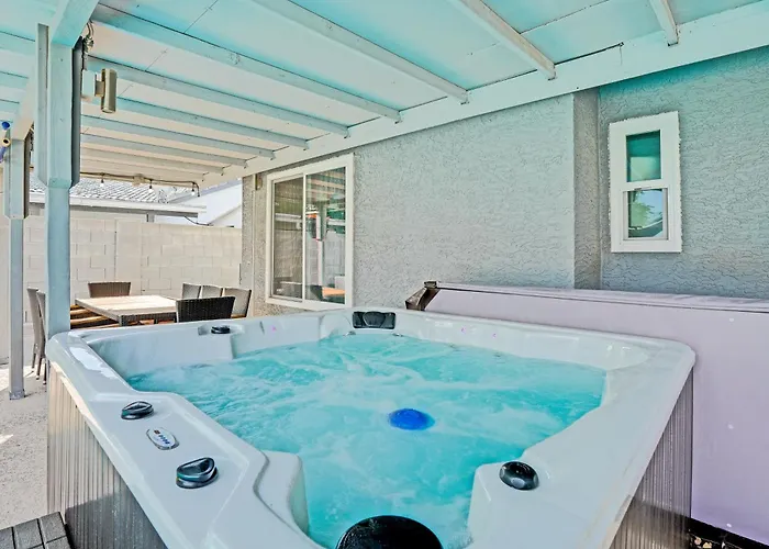 Ferienhaus Near Spring Training! Gem W/ Pool & Hot Tub Peoria