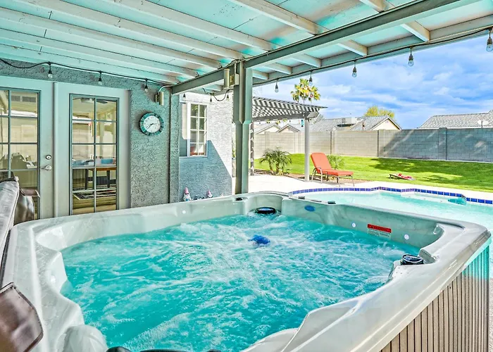 Near Spring Training! Gem W/ Pool & Hot Tub * Peoria